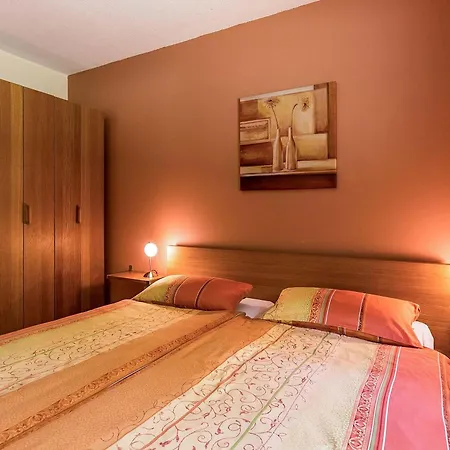 Apartment Mohnblume- Landhausstil-ferienwohnung Mit Terrasse, Grossem Garten & Naturblick *